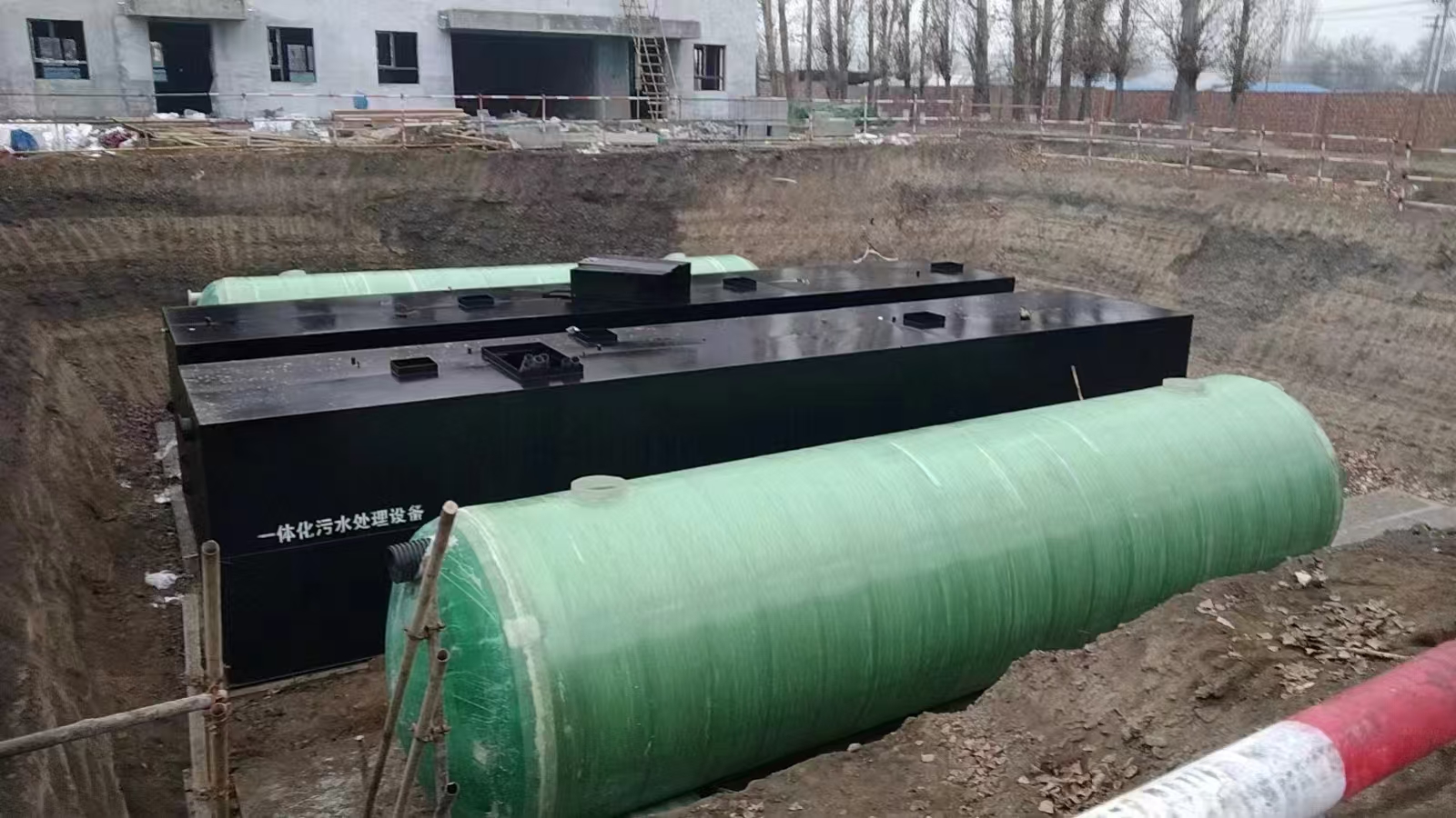 <b>�ӱ���������ʽ������ˮ�İ��b�F(xi��n)��(ch��ng)</b>